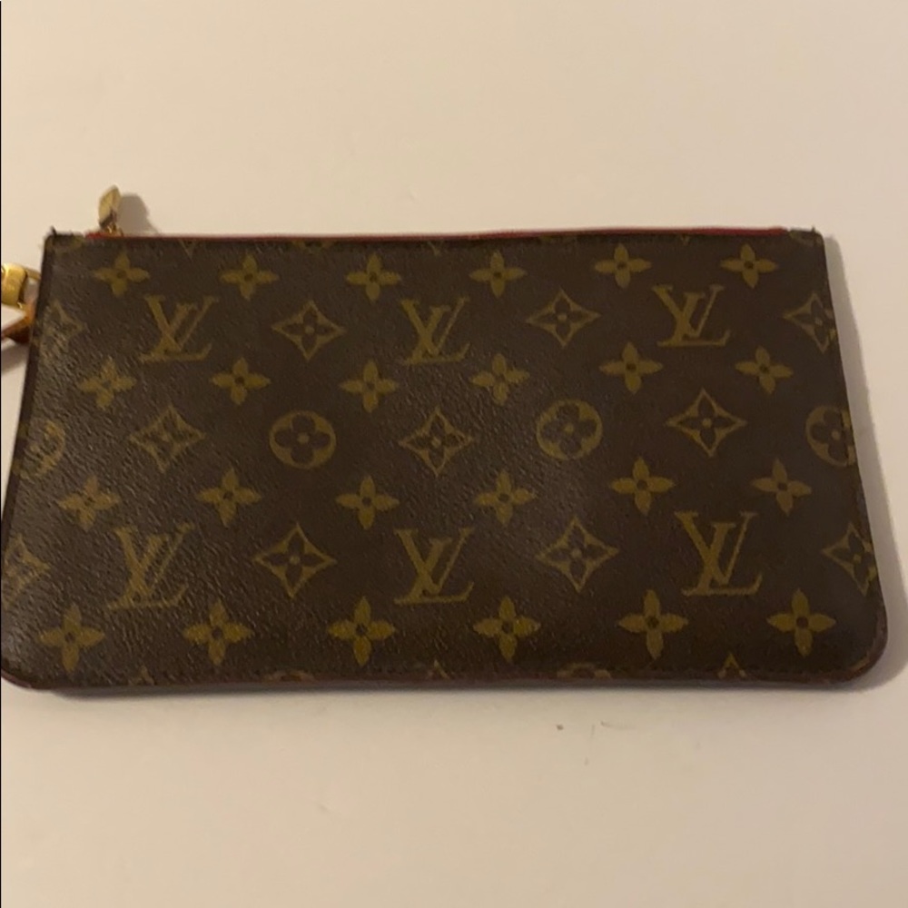 Louis Vuitton Pouchette - Picture 2 of 9